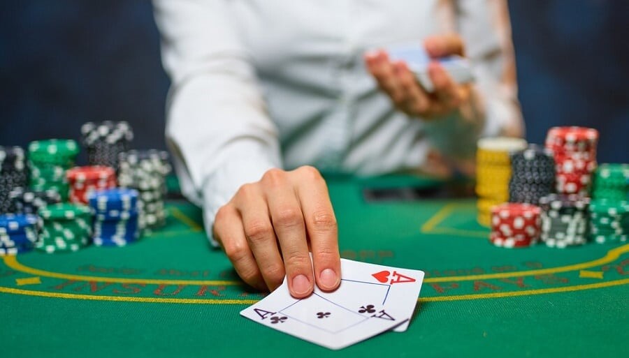 Bí kíp rinh về túi nhiều phần thưởng khi cược Baccarat Me88